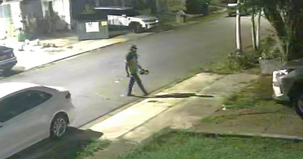 Alertan sobre sujetos intentando abrir autos en urbanizaciones de Carolina