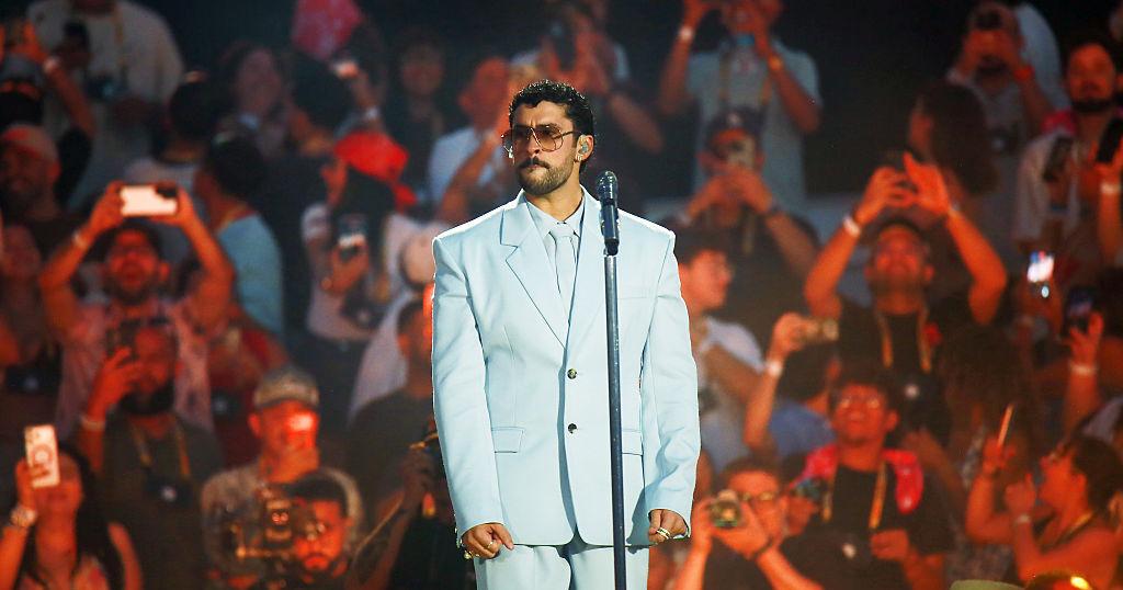 Bad Bunny cierra gira "Debí Tirar Más Fotos" en Puerto Rico con mensajes de empoderamiento
