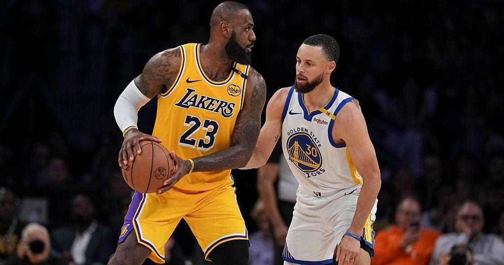 Curry abre la puerta de los Warriors a LeBron James: "Depende de él"