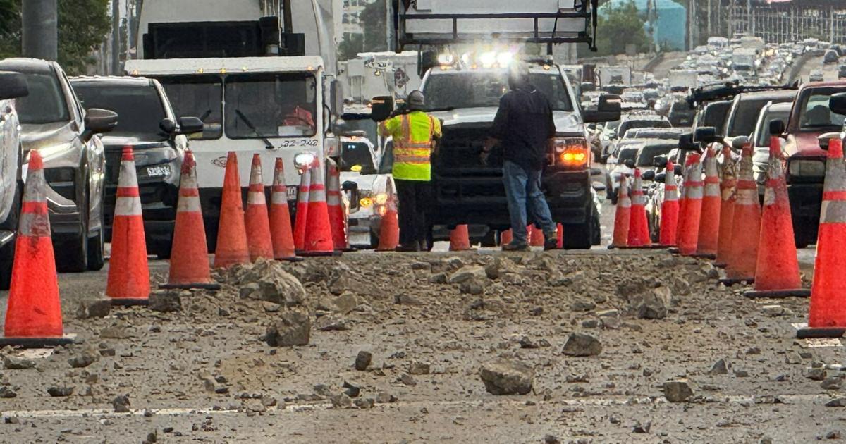 Camión derrama piedras en la PR-22 y daña nueve vehículos en área de Bayamón