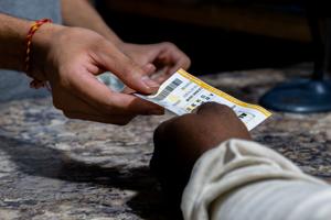 Imagen del artículo de WAPA: Se llevan premio de $50 mil con jugada de Powerball en Salinas