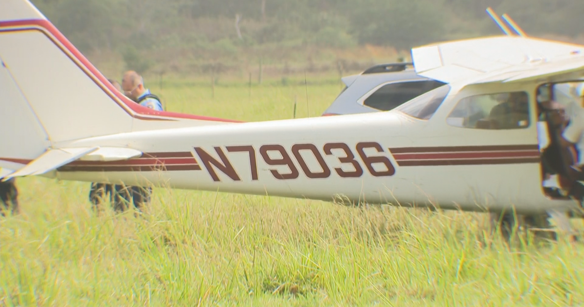 Piloto de 22 años ileso tras aterrizaje de emergencia de avioneta Cessna en Vega Baja