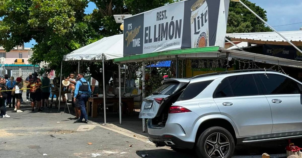 Conductor de 85 años pierde control y choca negocio en Humacao; una muerta y 14 heridos