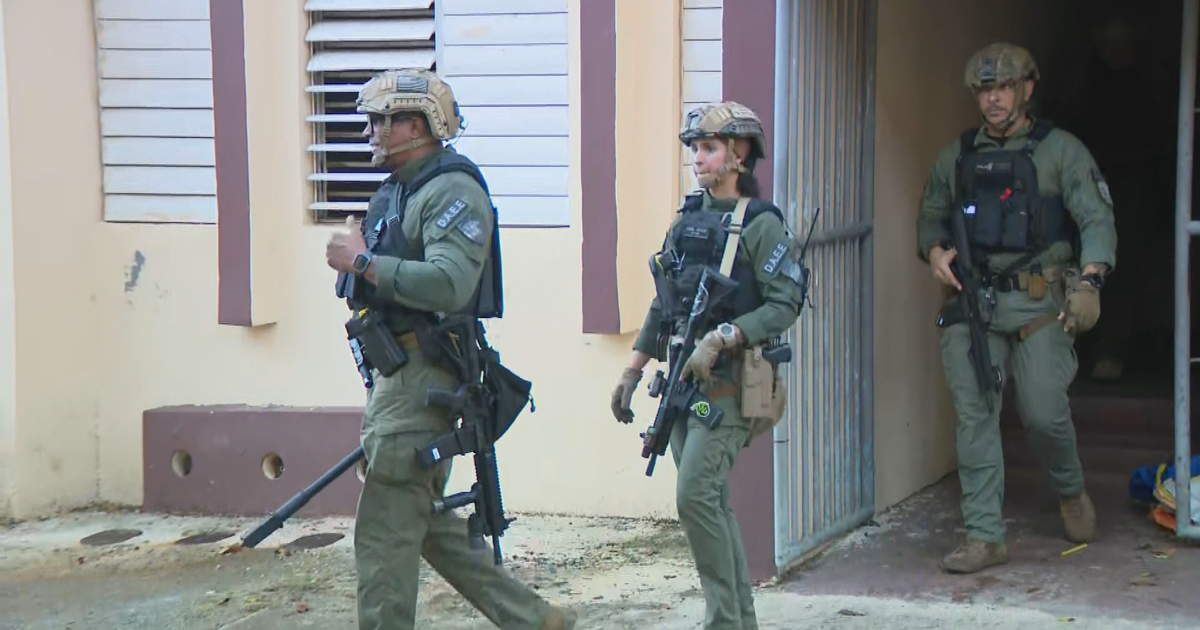 Operativo en residencial de San Juan: criminales expulsaron a octogenario de su casa