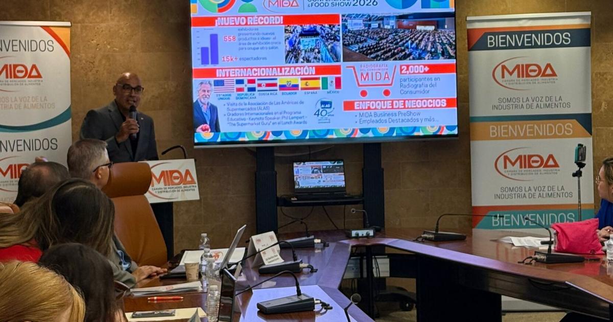 Estudio de MIDA: consumidores reducen gastos y un 33% contempla emigrar a EE.UU.