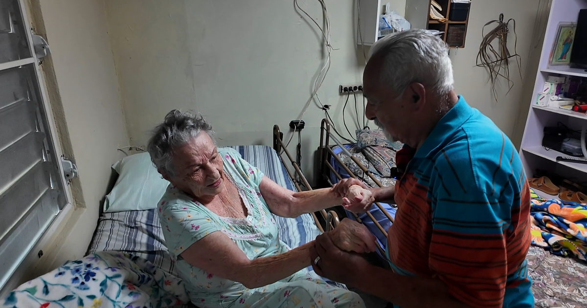Matrimonio de adultos mayores en Naranjito lleva tres semanas sin agua potable