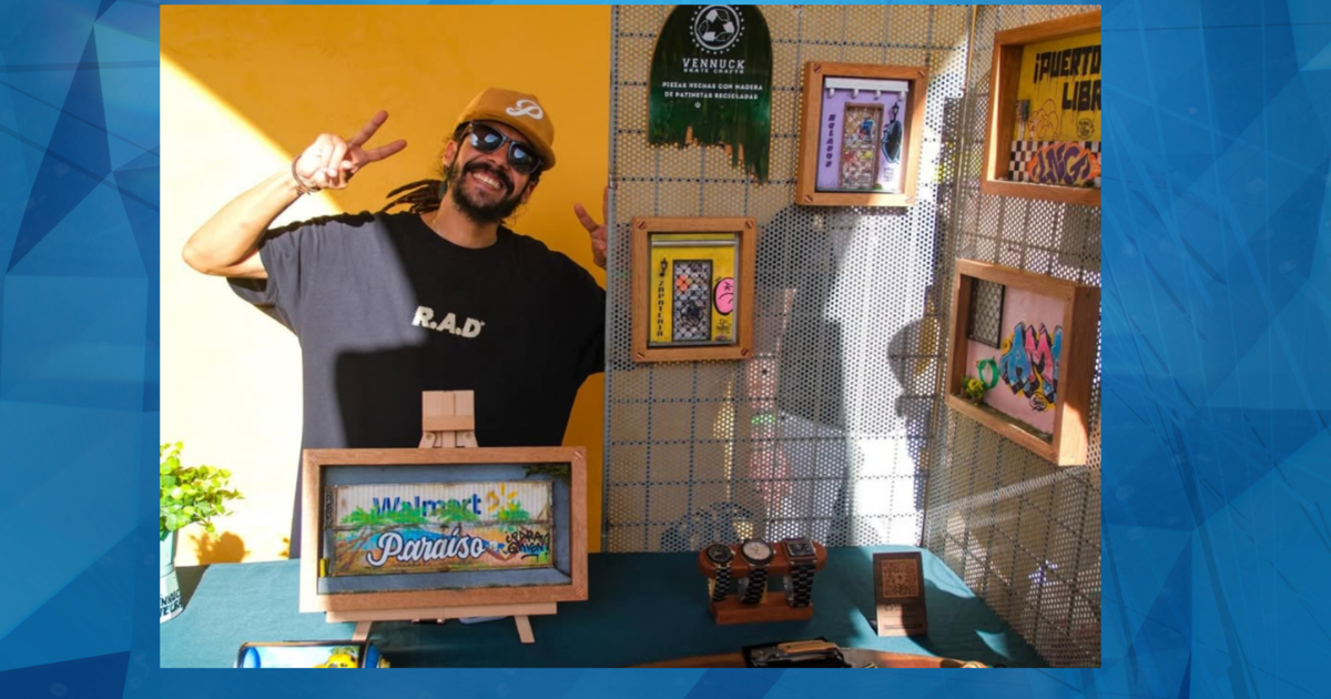 Artista plástico prepara piezas con madera de patinetas