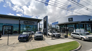 Imagen de la cobertura de: Tirotean el “showroom” del concesionario Garaje Isla Verde en Carolina
