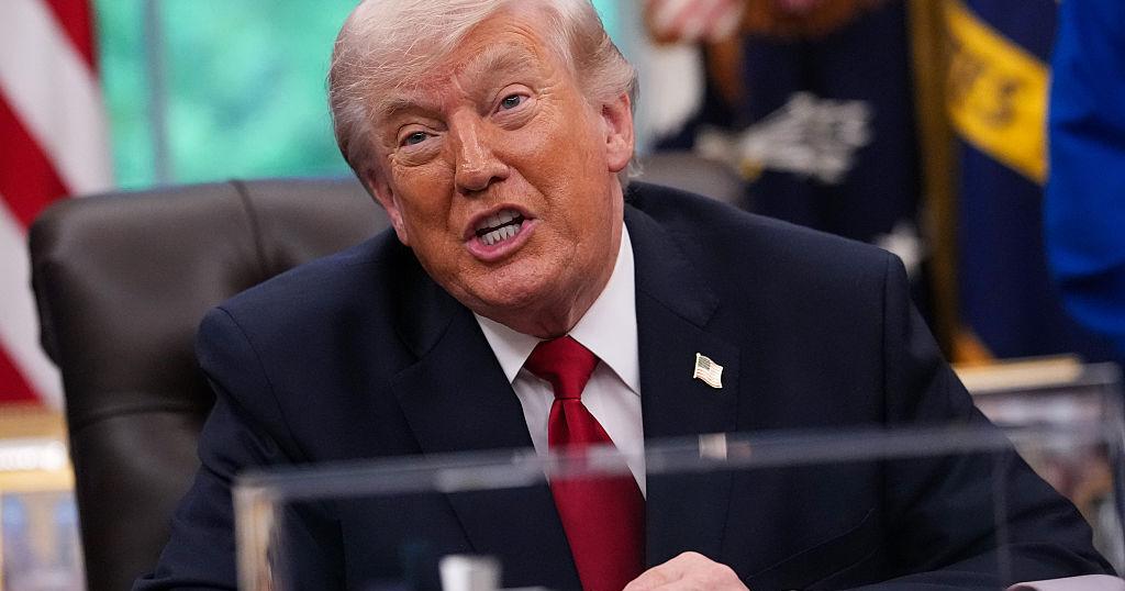 Trump anuncia que elevará los aranceles de autos y camiones de la UE al 25%