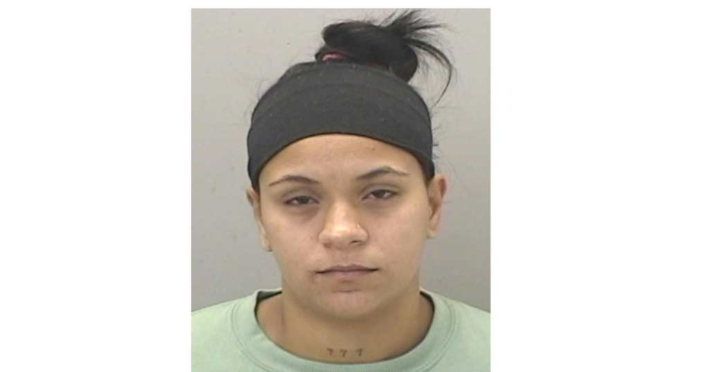 Arrestan mujer por cooperar en asesinato en Patillas y ayudar al sospechoso a escapar de PR