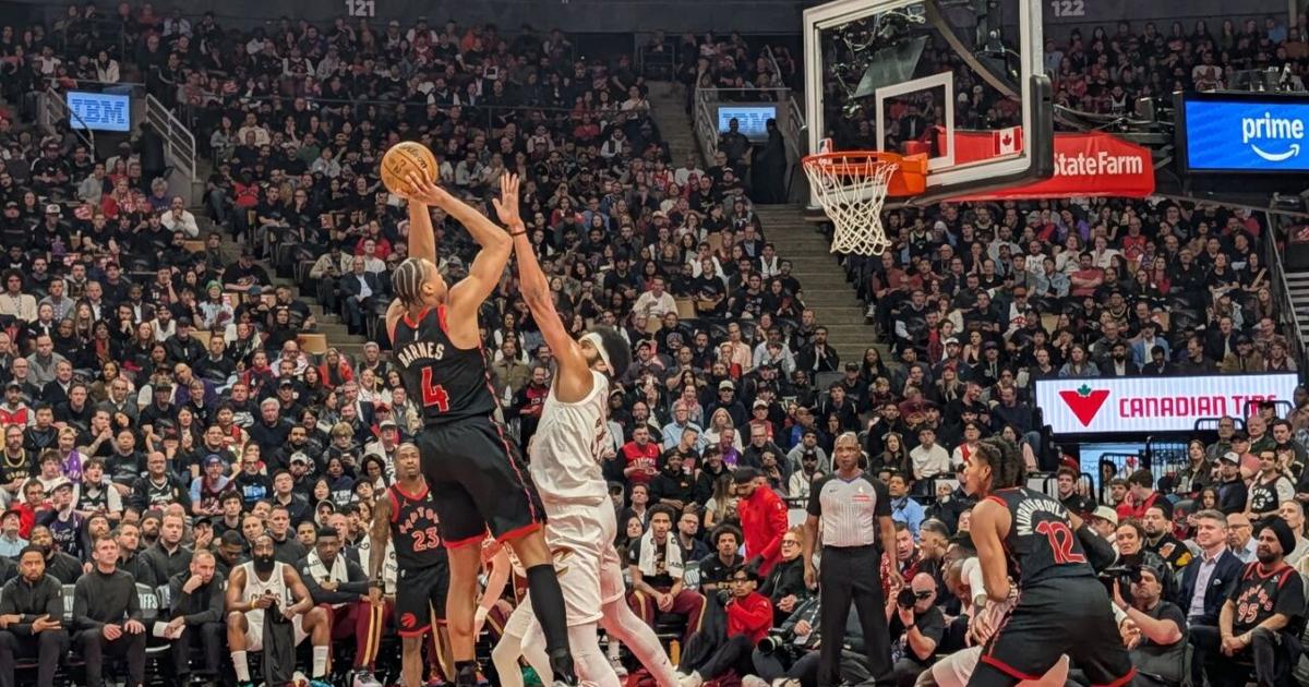 Raptors despiertan y consiguen su primera victoria de playoffs ante Cavaliers