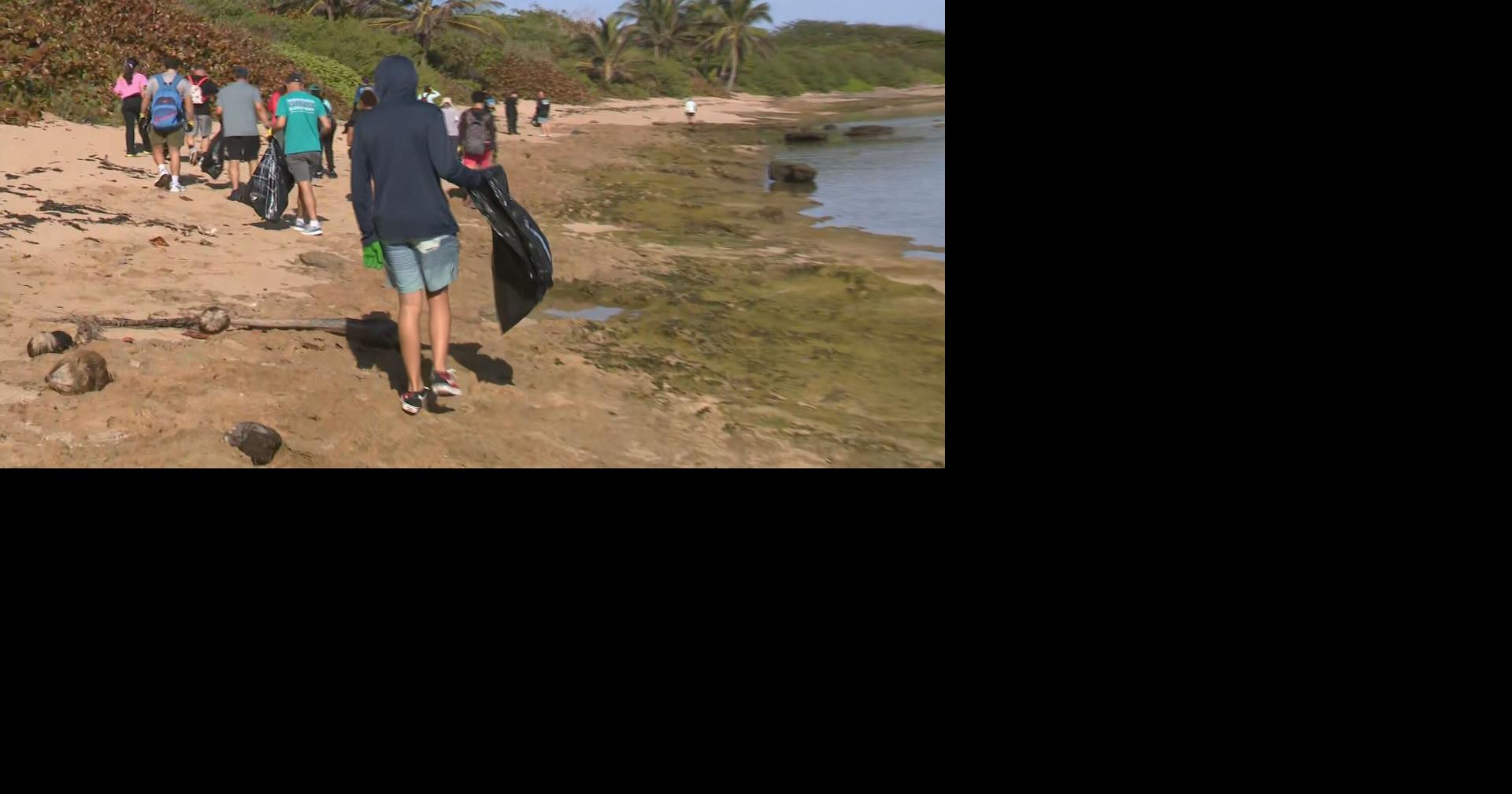 Voluntarios limpian costas de Manatí en el Día Internacional de Limpieza de Costas