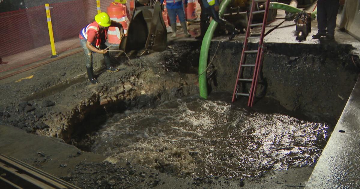 Inician trabajos de reparación de tubería en San Juan