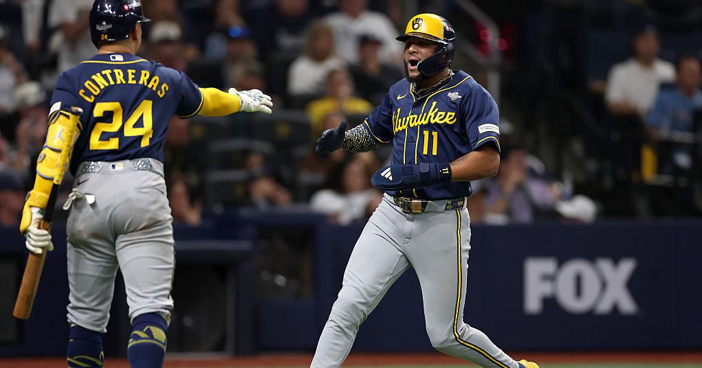 Cerveceros aplastan a Rays 10-1 y están a un triunfo de su primera Serie Mundial
