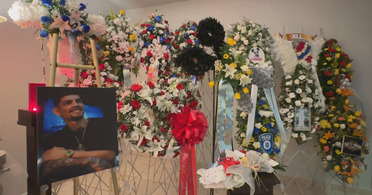 “Siempre dio todo”: Allegados se despiden de barbero asesinado en Arecibo