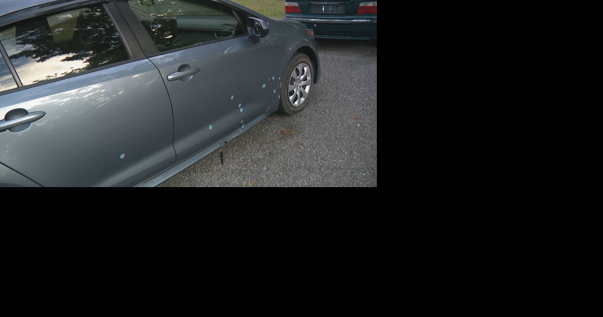 Imagen del artículo de WAPA: Tres arrestos en residenciales de Cayey, hallan carros con impactos de bala