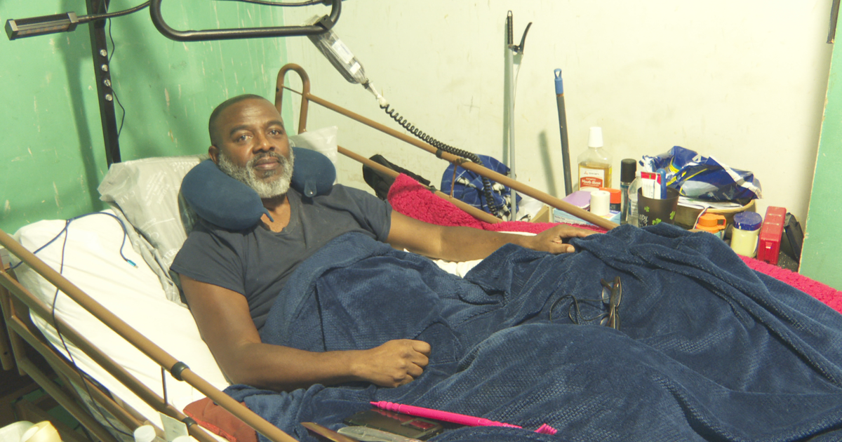 Alcaldesa de Loíza distribuye agua a familias con enfermos y personas con incapacidades