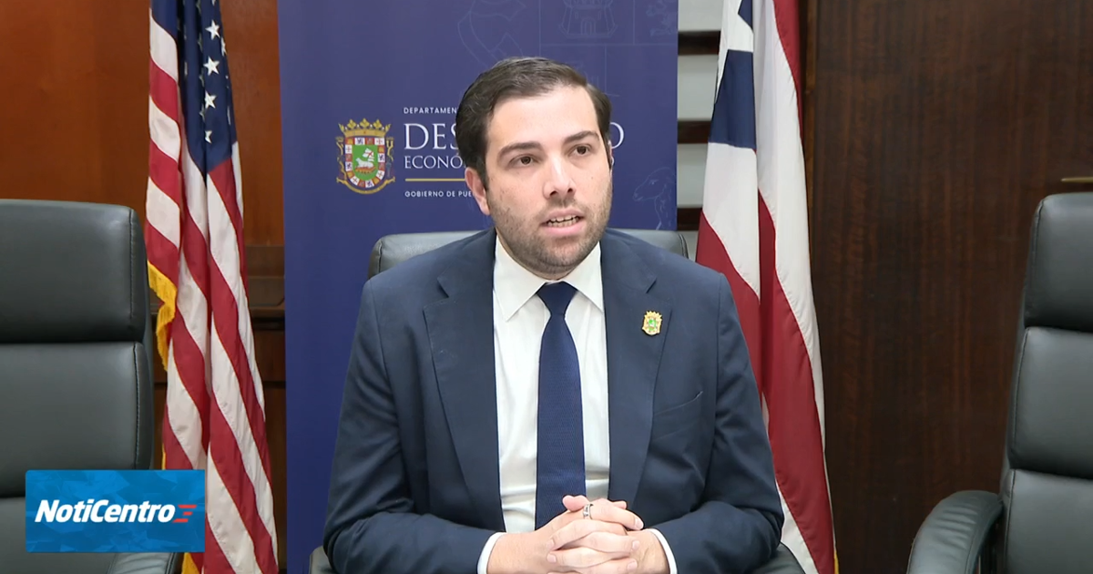 Ex secretario del DDEC querella a Domenech ante el FEI por favoritismo en contrato publicitario