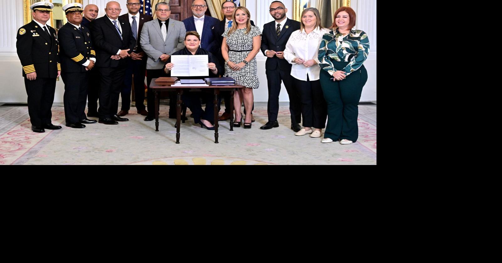Gobernadora firma ley para reflexión y meditación en agencias de gobierno