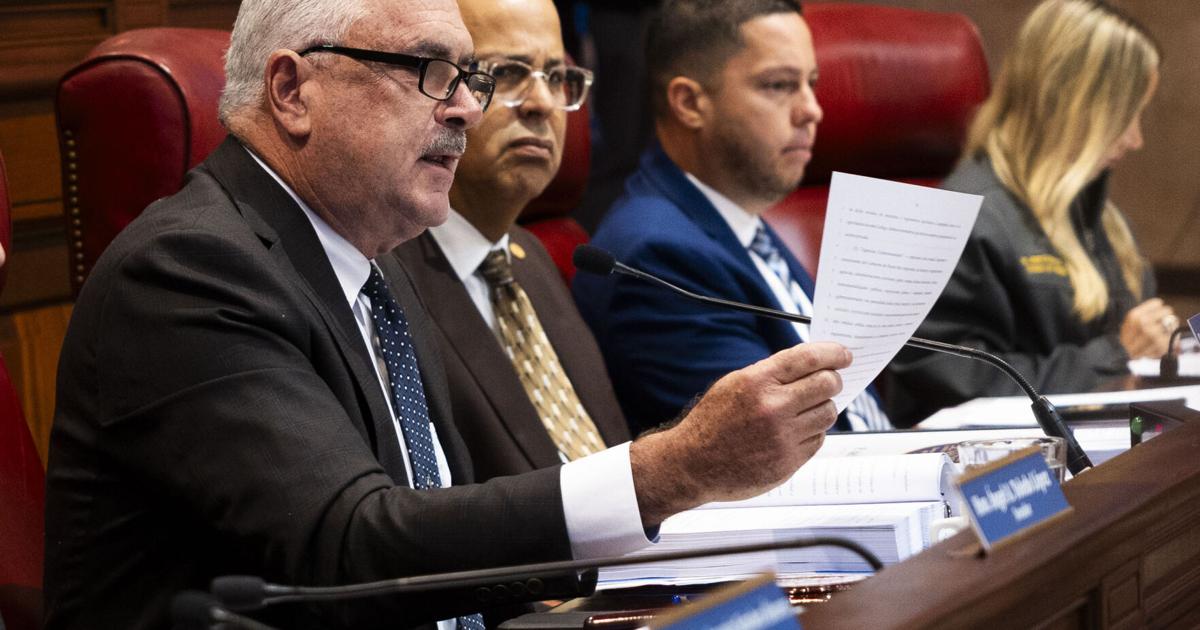 Rivera Schatz radica resolución para que el Senado investigue a Domenech