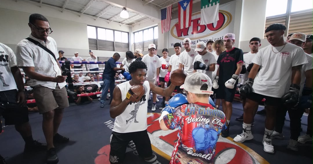 OMB celebra "Entrena con Campeones" en Guaynabo con el boxeador Abdulla Mason