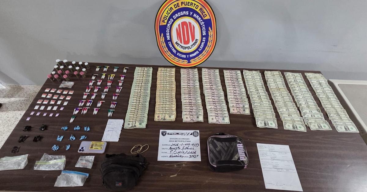 Arrestan a seis personas y ocupan drogas y armas en operativos en residenciales de San Juan