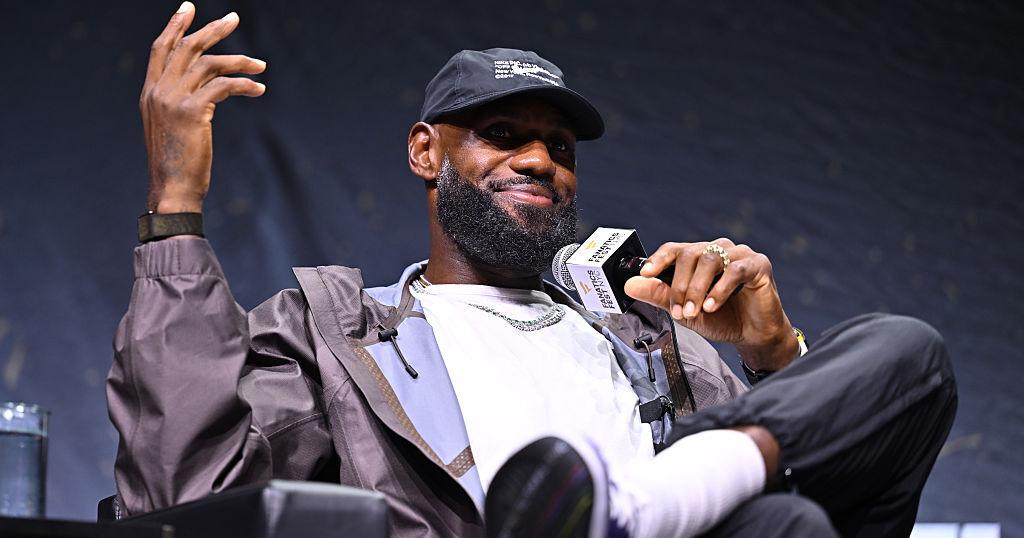 LeBron James y sus Sixers chocarán ante los campeones Knicks en el inicio de la NBA