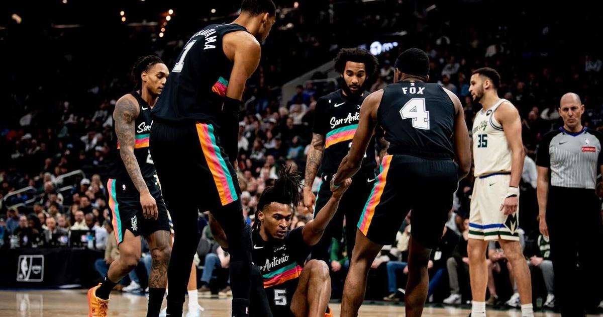 Los Spurs dejan a los Bucks sin postemporada y los Pistons siguen ganando