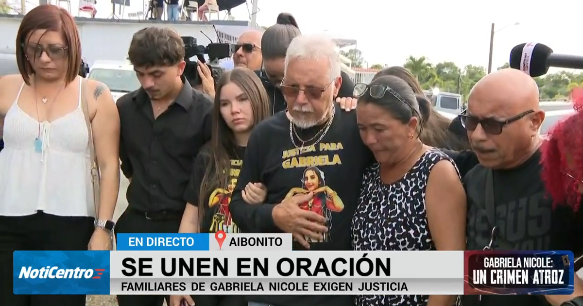 Familia de Gabriela Nicole ora frente al tribunal mientras jurado delibera en caso de Elvia Cabrera