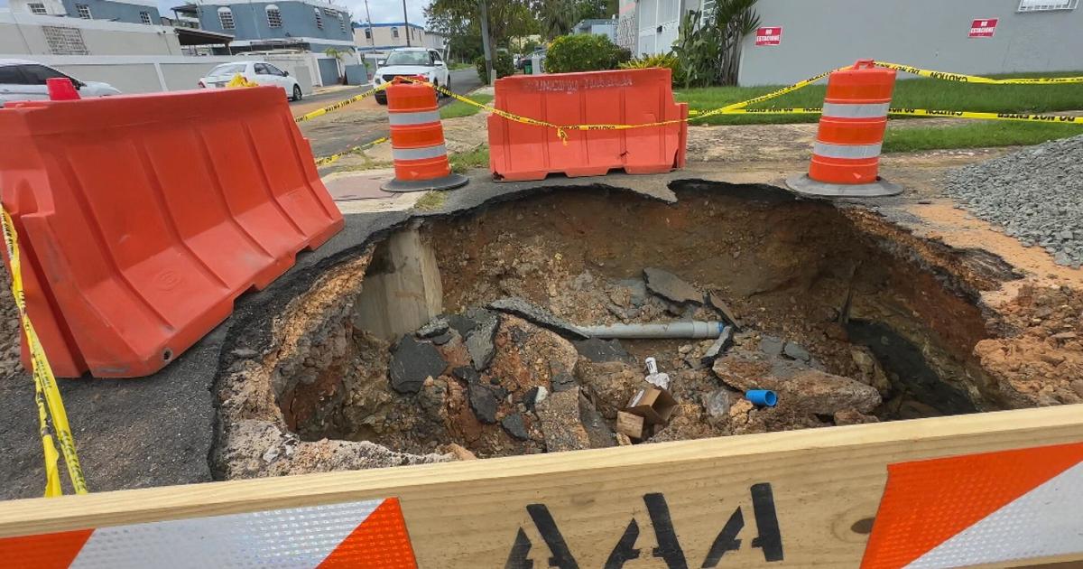 Consternados vecinos de Levittown con enorme socavón