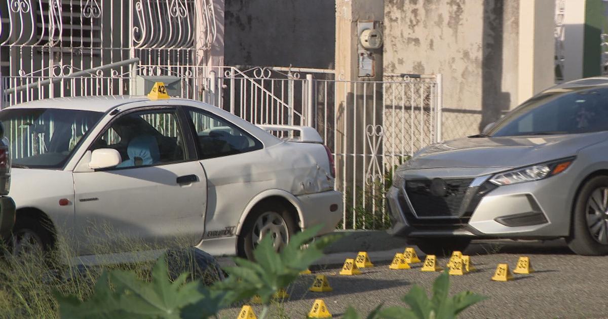 Asesinan a maestro de 49 años a tiros en Santa Isabel mientras recogía ropa donada