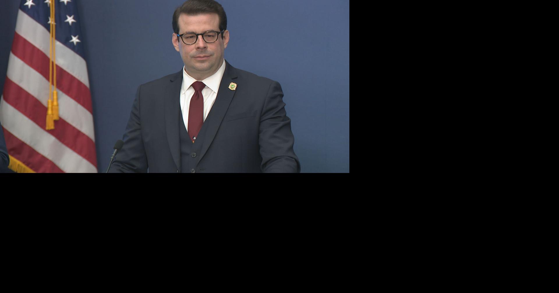Francisco Domenech renuncia como secretario de la Gobernación bajo investigación del PFEI