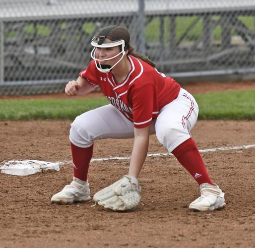 SOFTBALL splits doubleheader with Coldwater Sports