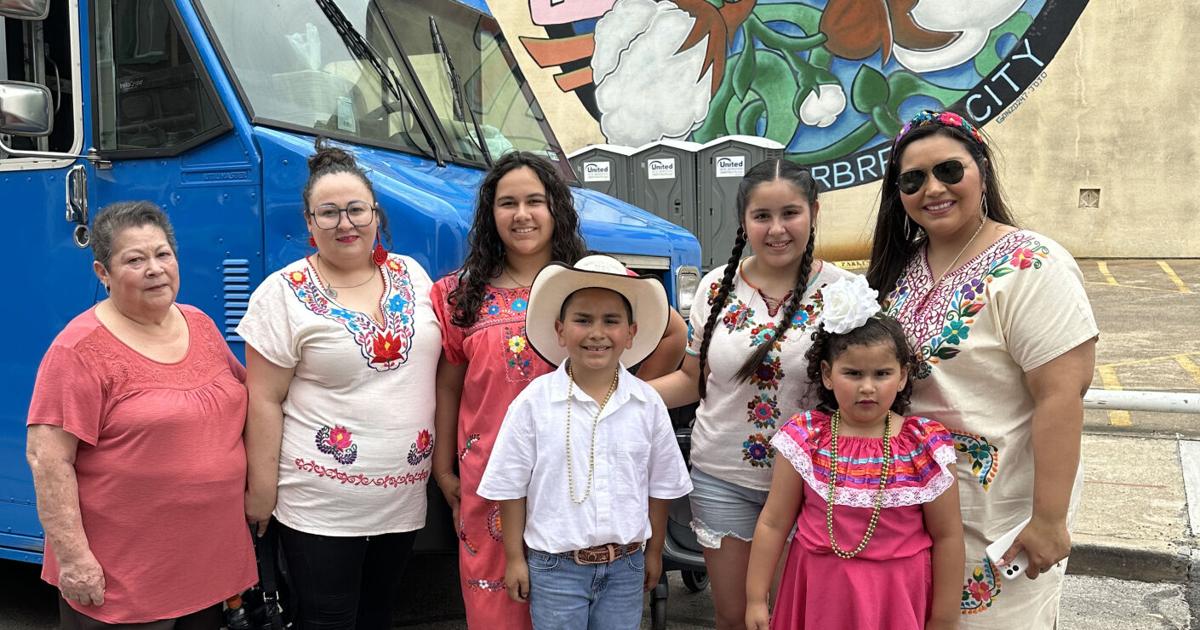 Waxahachie celebrates Cinco de Mayo Arts & Entertainment