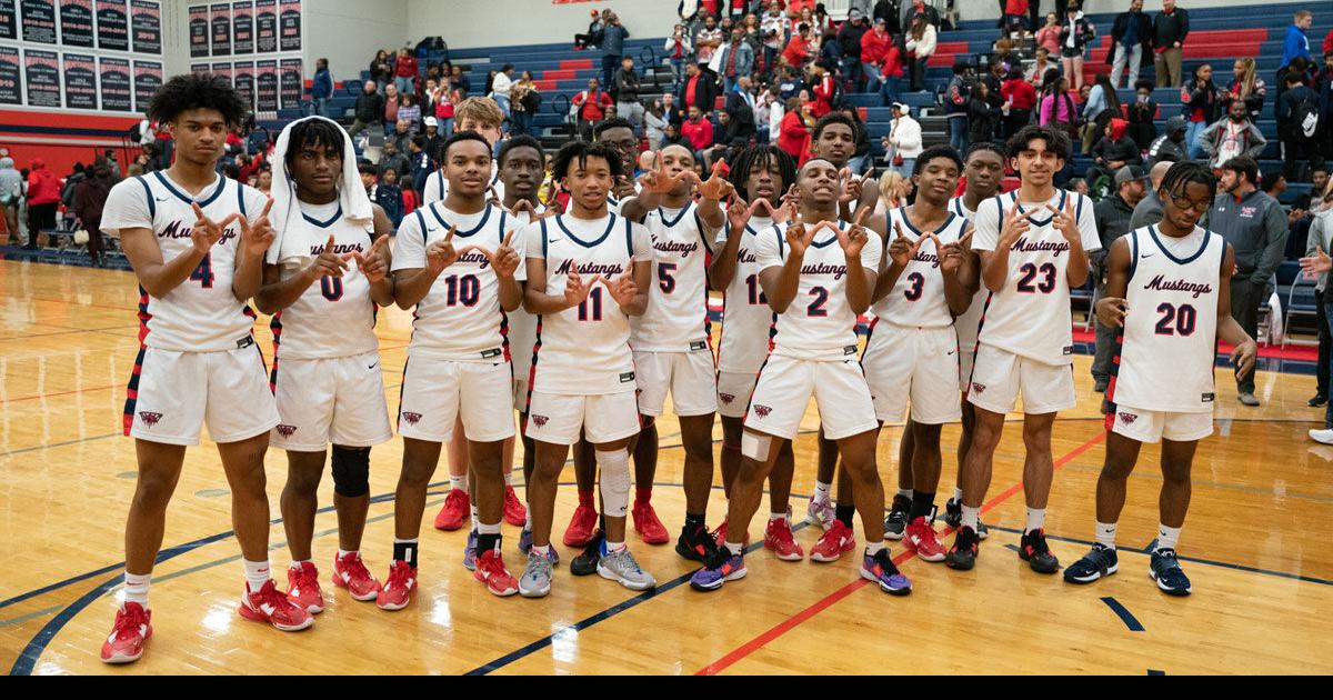 Life High School Waxahachie boys basketball wins bidistrict