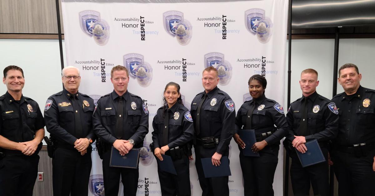 Waxahachie Police Officers Graduate From Police Academy Local News Waxahachiesun Com Waxahachie Police Officers Graduate From Police Academy Local News Waxahachiesun Com