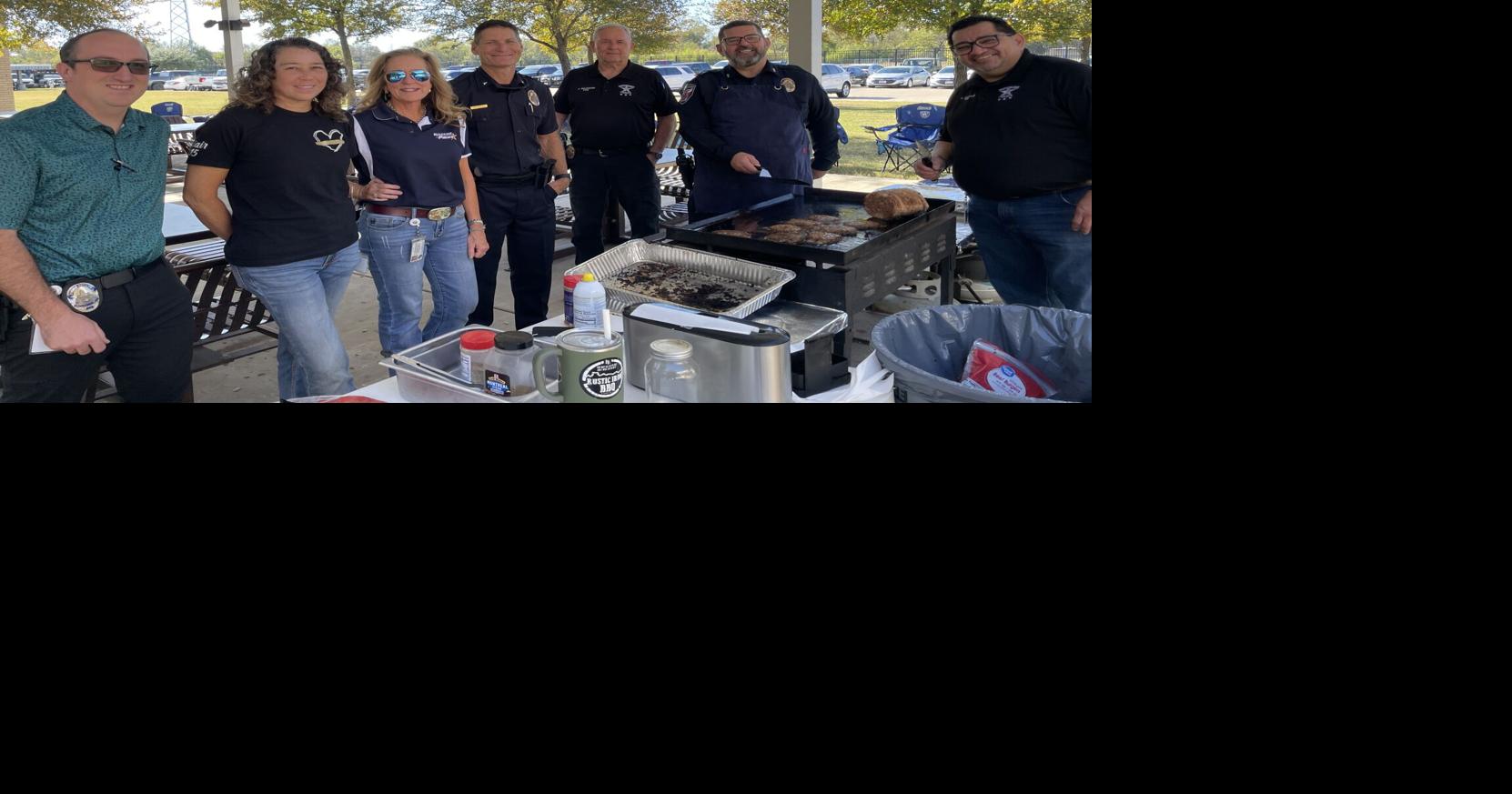 Waxahachie Police Department hosts community appreciation lunch Local(02)
