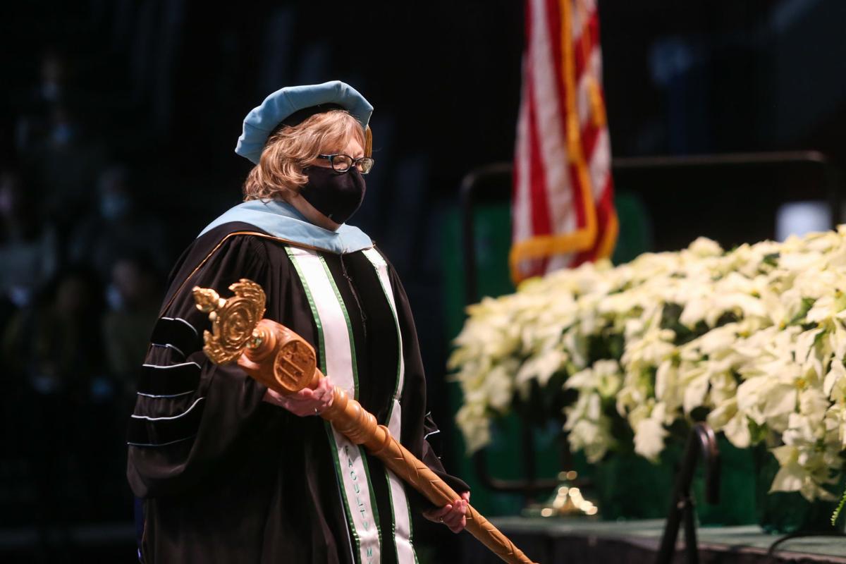 20211212_hd_commencement