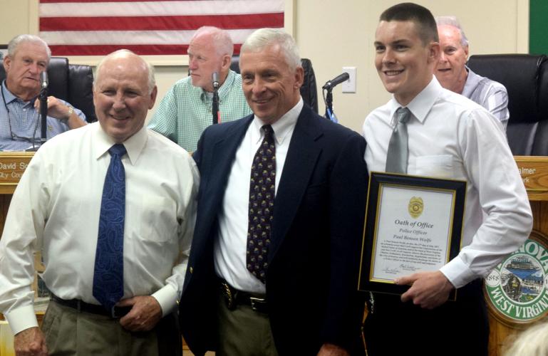 Two Kenova officers sworn in News