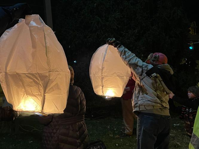 Christmas tree lights up Kenova in remembrance of loved ones News