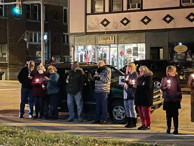 Christmas tree lights up Kenova in remembrance of loved ones News