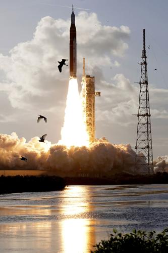 NASA Artemis Moonshot