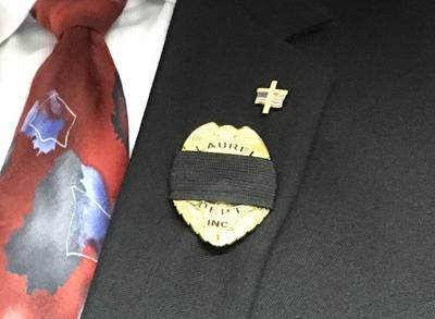 MOURNING-BADGE
