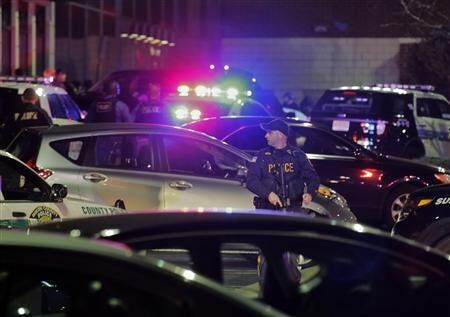 Authorities: Suspect in N.J. Mall Shooting is Dead
