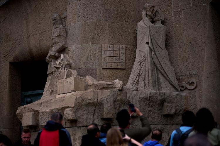 Sagrada Familia Pope Insider Tour