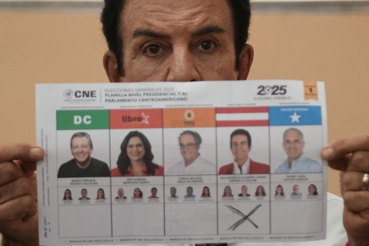 APTOPIX Honduras Election