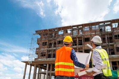 Treaty vs. Facultative Reinsurance: Securing Capacity for Engineering Projects