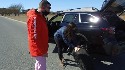 DVL1987F.00_03_33_15.Still004