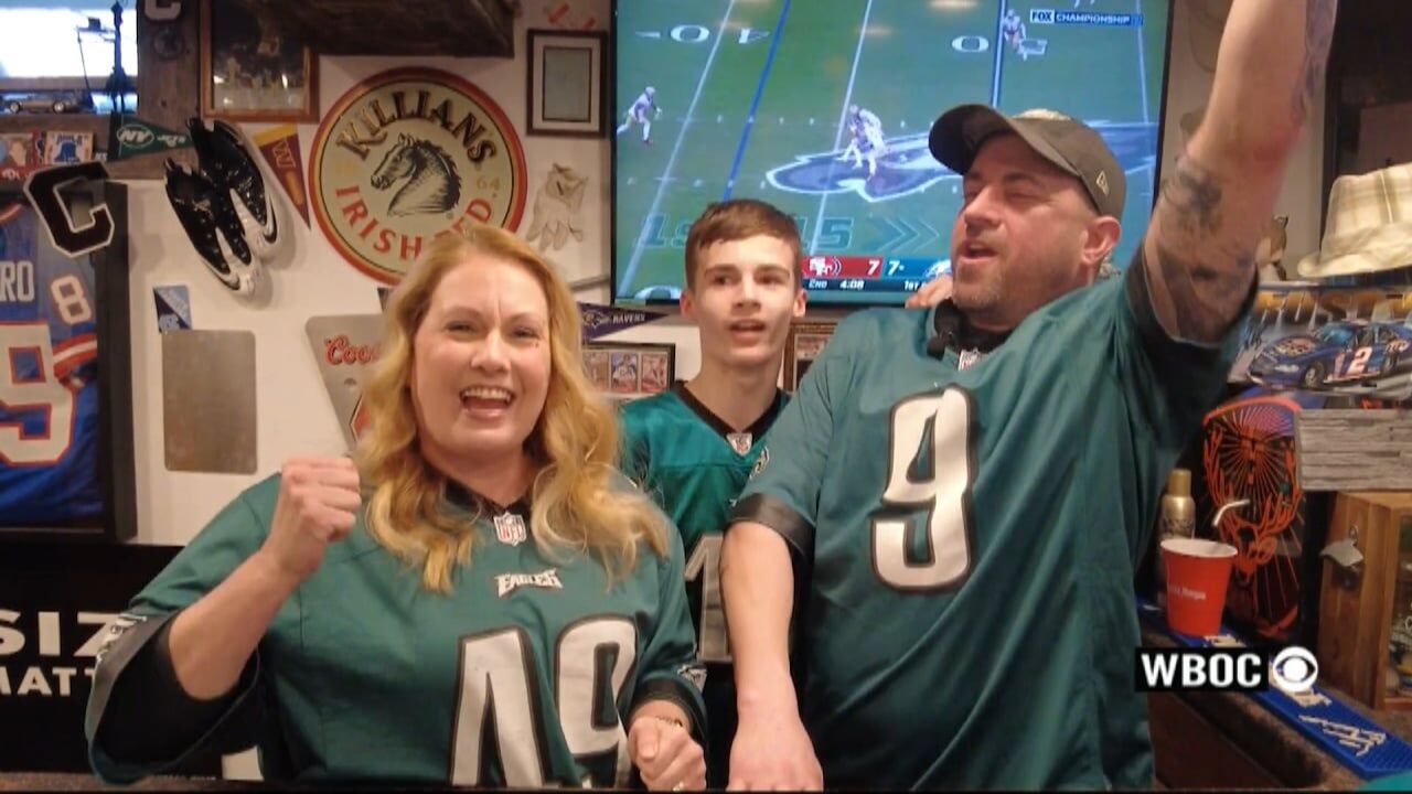 Philadelphia Eagles Fans Flock to Delaware, Prepare for Super Bowl