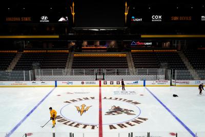 Arizona St Player Collapses Hockey